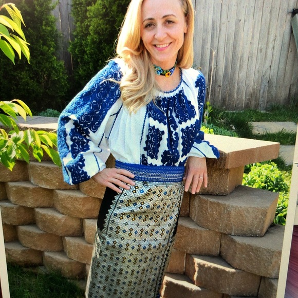 Ie Romanian hand made embroidery long dress - Picture 2 of 3